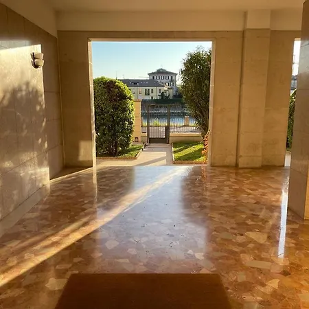Magnolia Apartment *
